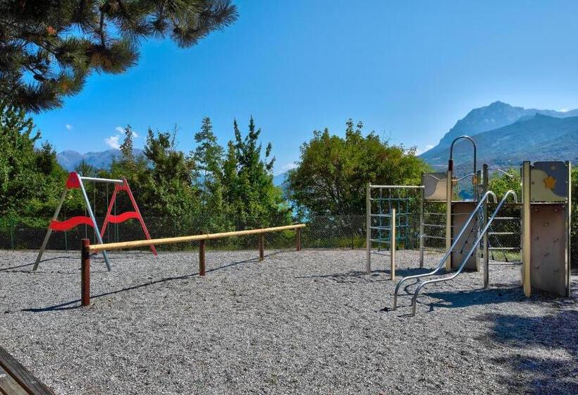 בית מלון כפרי Village Club Les Hyvans