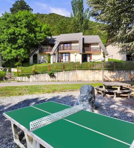 בית מלון כפרי Village Club Les Hyvans