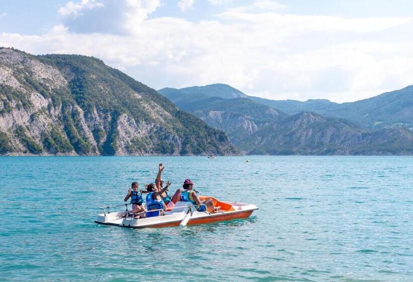 בית מלון כפרי Village Club Les Hyvans