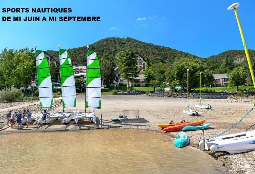 בית מלון כפרי Village Club Les Hyvans