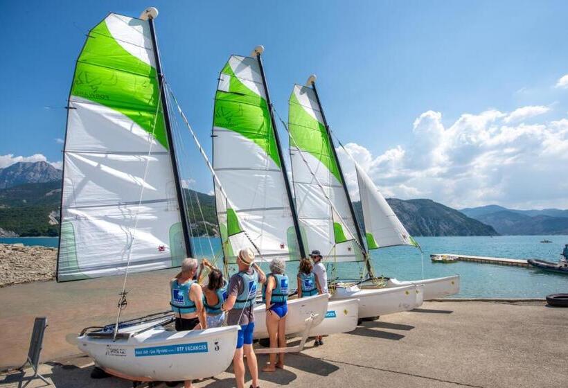 בית מלון כפרי Village Club Les Hyvans