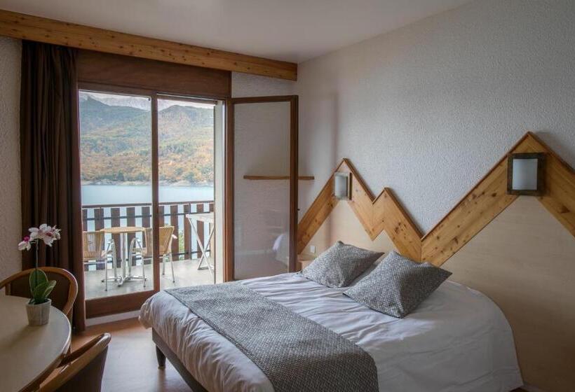 בית מלון כפרי Village Club Les Hyvans