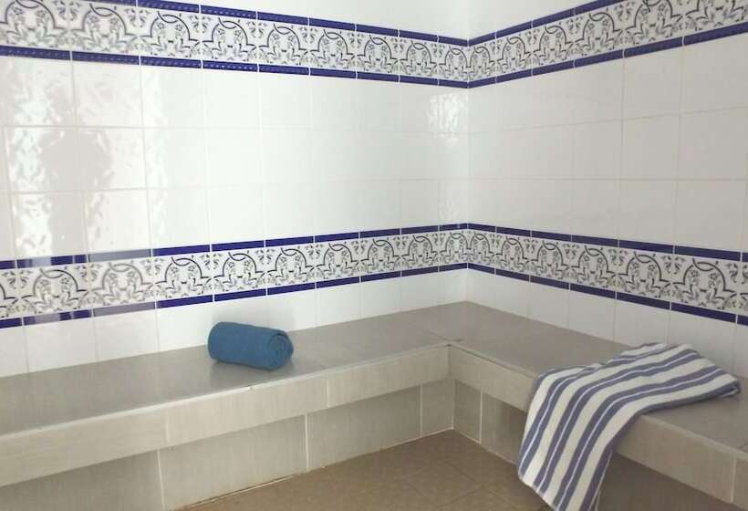 Отель Vvf Le Pays Cathare Carcassonne, Saissac