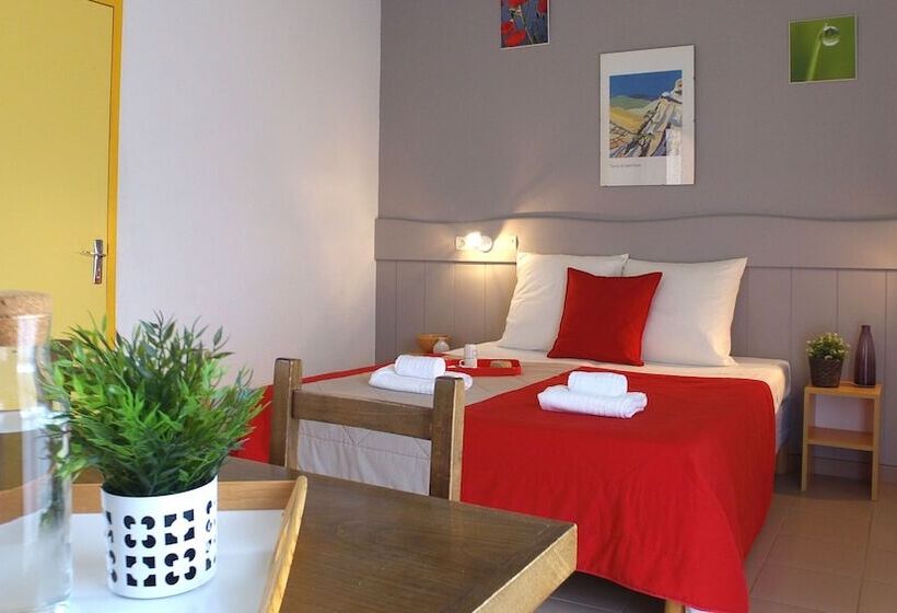 Отель Vvf Le Pays Cathare Carcassonne, Saissac