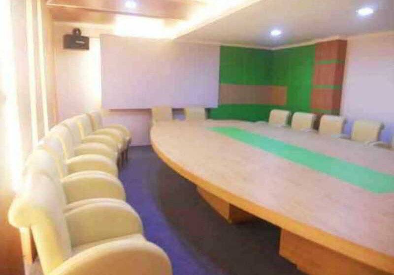 Отель Zahra Syariah