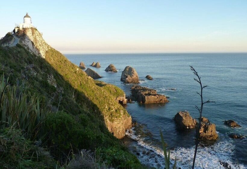 Nugget View Kaka Point Motels