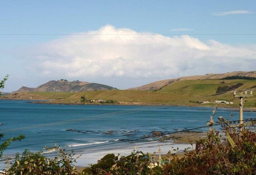 Nugget View Kaka Point Motels