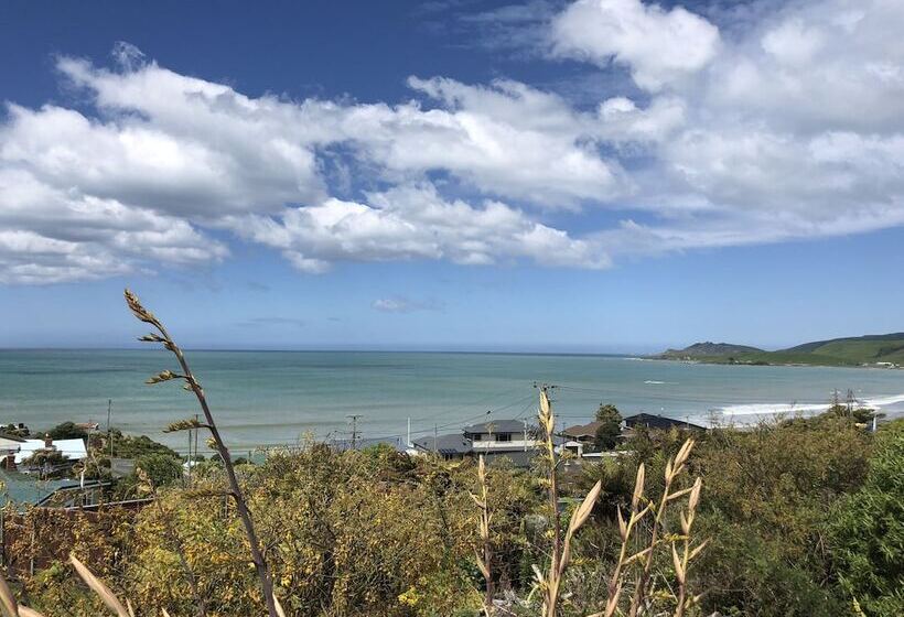 Nugget View Kaka Point Motels