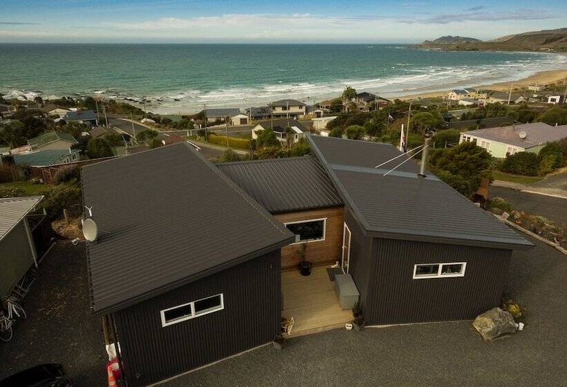 Nugget View Kaka Point Motels