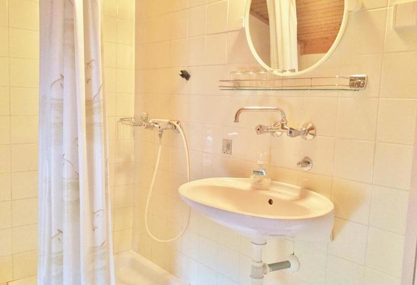 پانسیون Guesthouse Cecilia 2