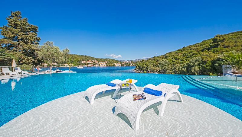 リゾートホテル Aminess Port 9 Hotel & Residence