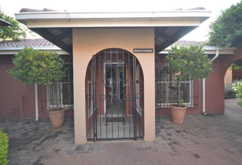 ホテル Accommodation At Vans Self Catering