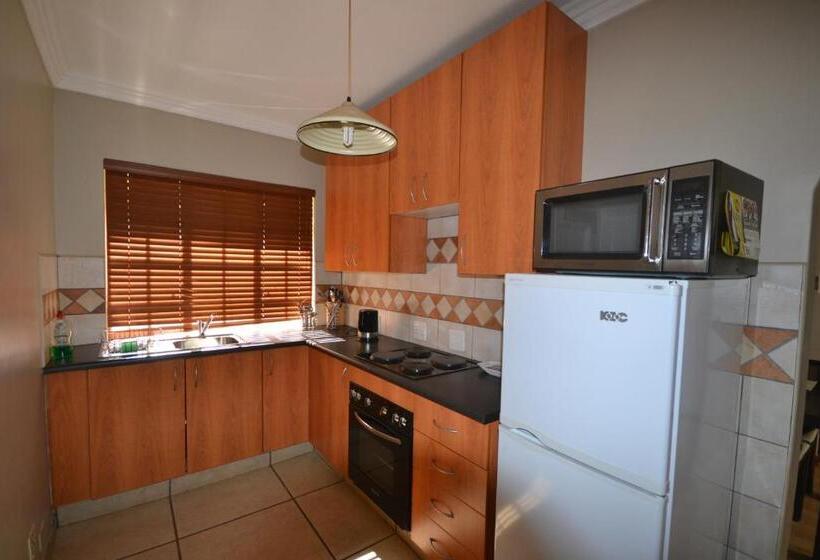 ホテル Accommodation At Vans Self Catering