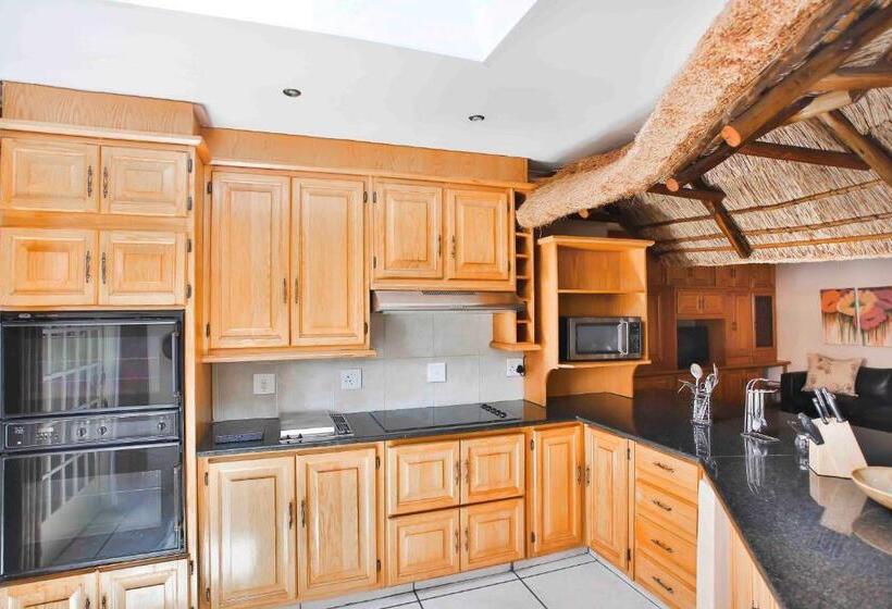 ホテル Accommodation At Vans Self Catering