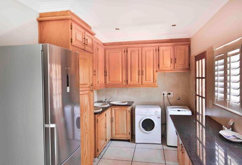 ホテル Accommodation At Vans Self Catering