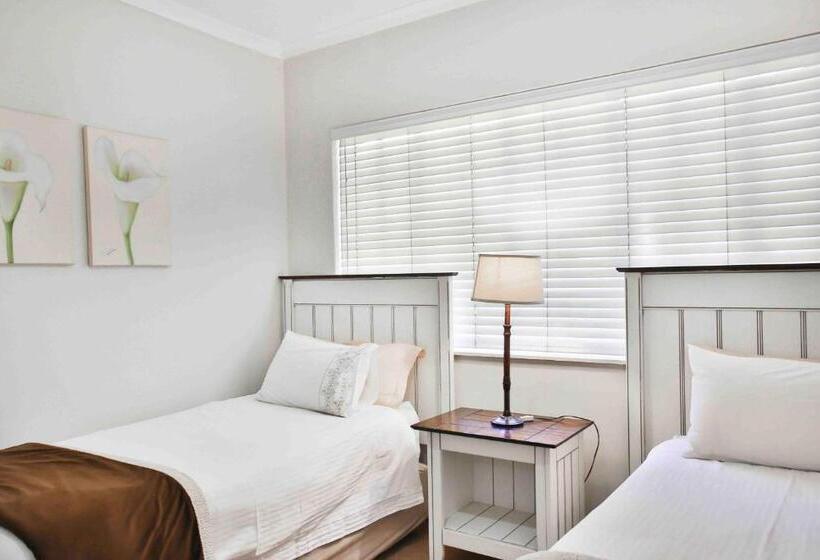 ホテル Accommodation At Vans Self Catering