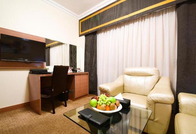 酒店 Golden Tulip Al Shakreen