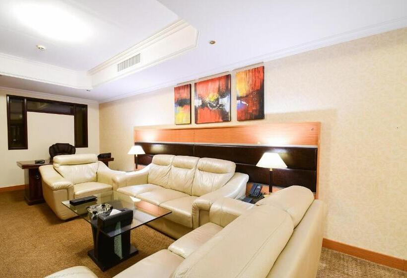 酒店 Golden Tulip Al Shakreen