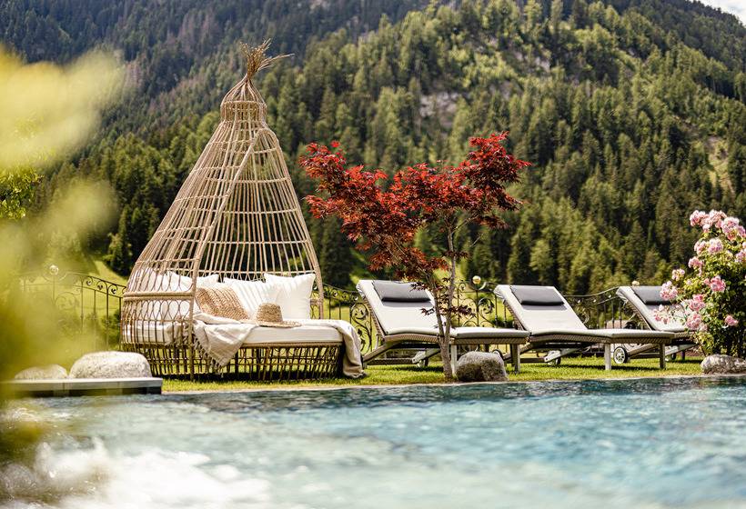 Отель Alpin Garden Luxury Maison & Spa - Adults Only