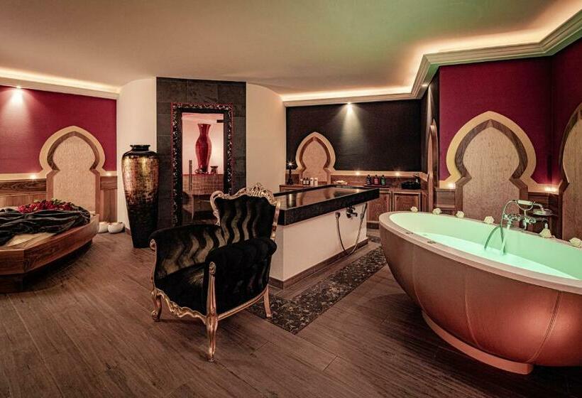 Отель Alpin Garden Luxury Maison & Spa - Adults Only