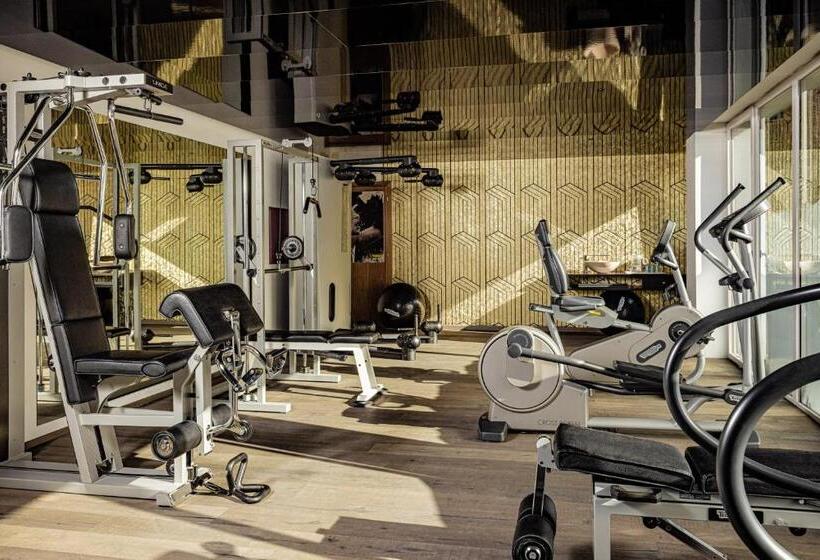 Отель Alpin Garden Luxury Maison & Spa - Adults Only