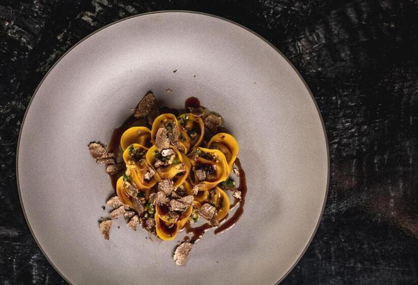 Отель Alpin Garden Luxury Maison & Spa - Adults Only