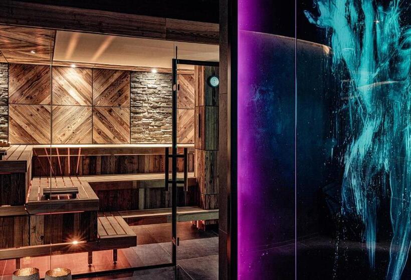 Отель Alpin Garden Luxury Maison & Spa - Adults Only