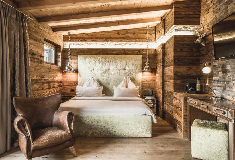 Отель Alpin Garden Luxury Maison & Spa - Adults Only