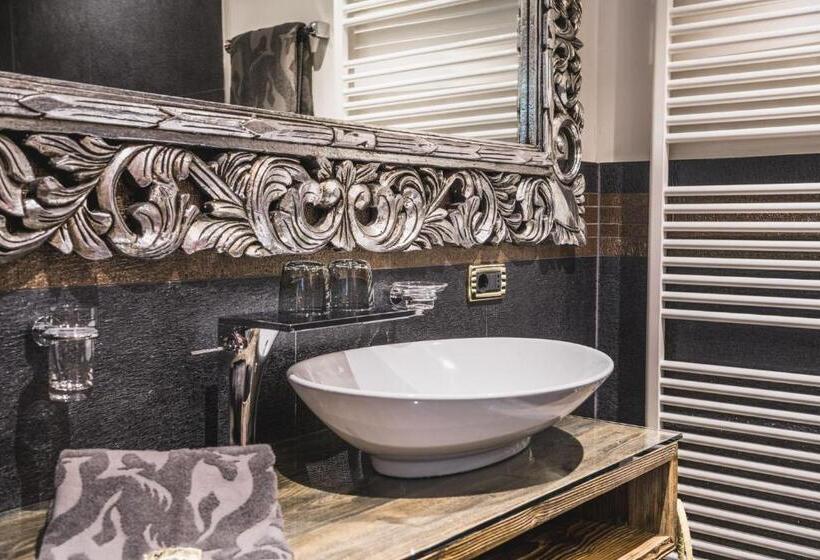 Отель Alpin Garden Luxury Maison & Spa - Adults Only