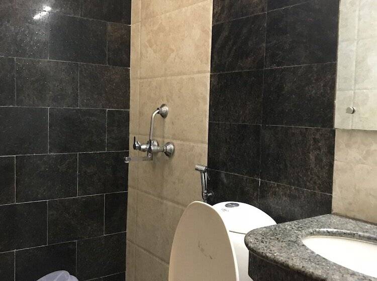 Отель Geeson International New Delhi Railway Station Paharganj