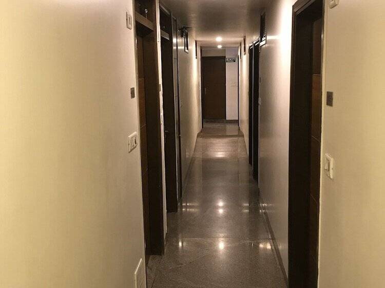 Отель Geeson International New Delhi Railway Station Paharganj