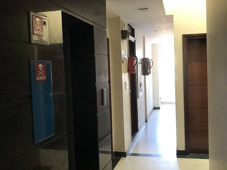 Отель Geeson International New Delhi Railway Station Paharganj