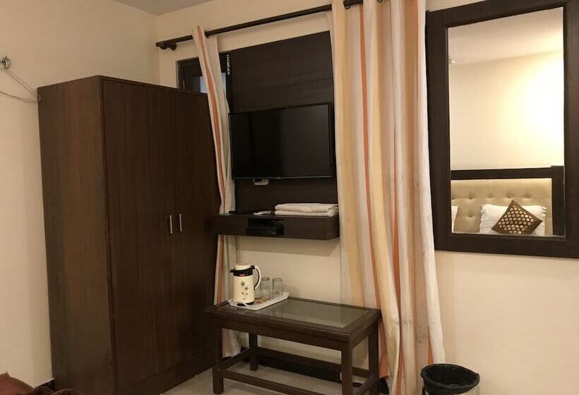 Отель Geeson International New Delhi Railway Station Paharganj