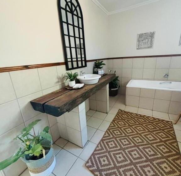 هتل Bliss In The Bay Guesthouse