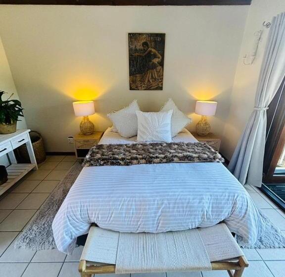 هتل Bliss In The Bay Guesthouse