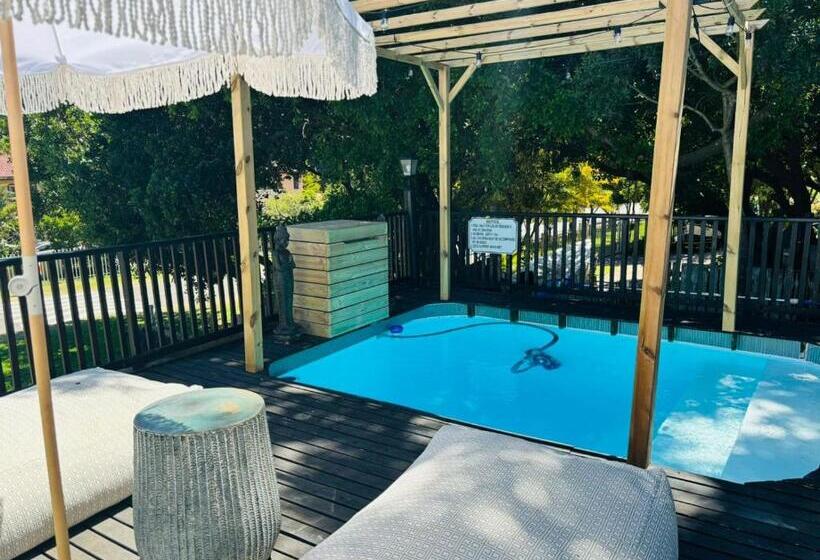 هتل Bliss In The Bay Guesthouse