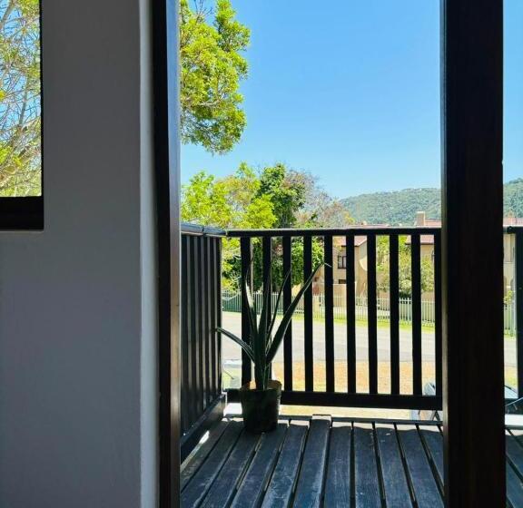 هتل Bliss In The Bay Guesthouse