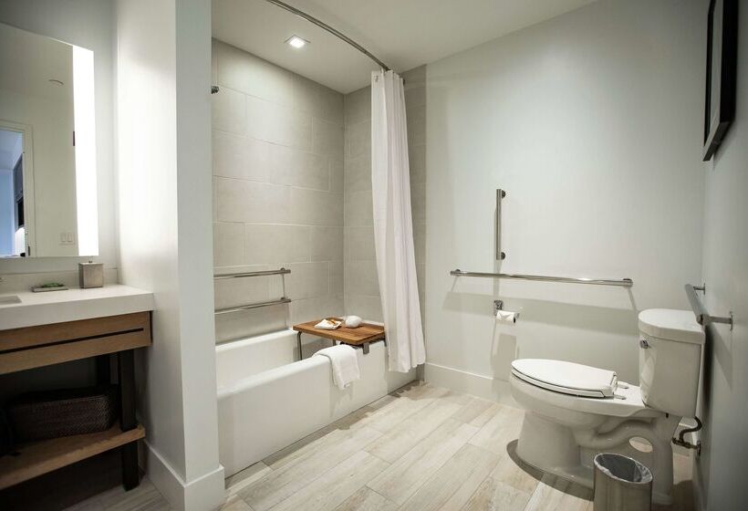 Отель Canopy By Hilton Dallas Uptown