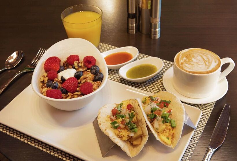 Отель Canopy By Hilton Dallas Uptown