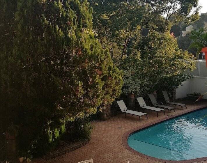 فندق Edenwood House