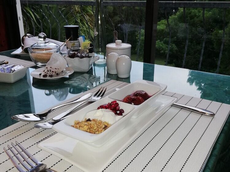 فندق Edenwood House