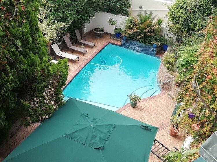 فندق Edenwood House