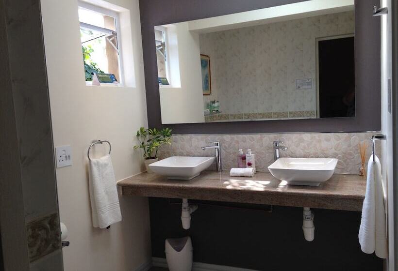 فندق Edenwood House