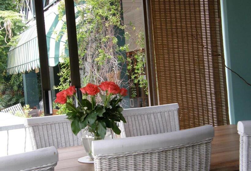 فندق Edenwood House