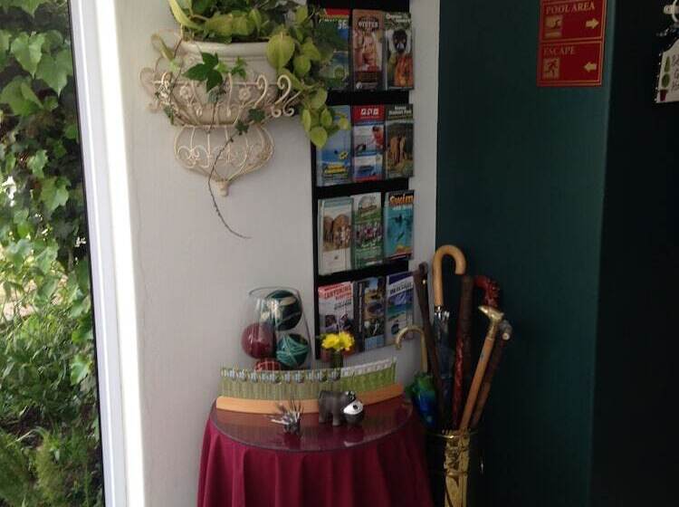 فندق Edenwood House