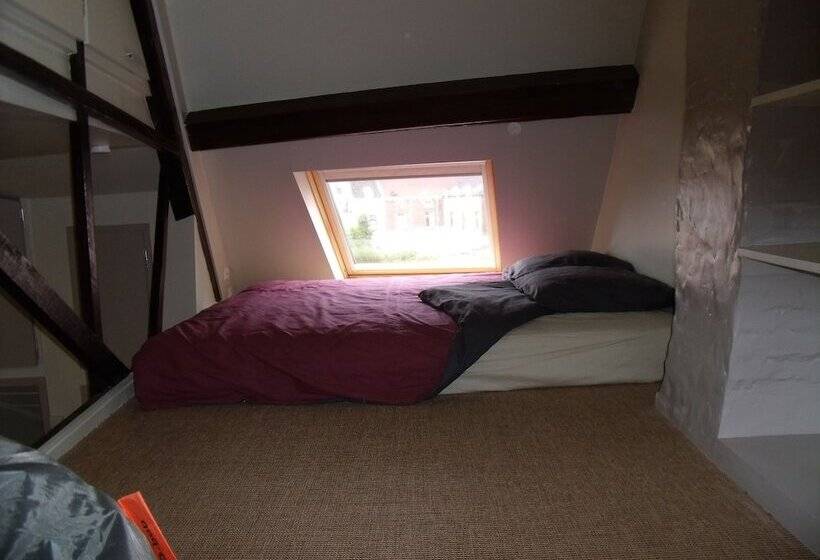 Отель Garden In The City