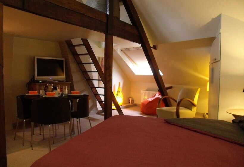 Отель Garden In The City