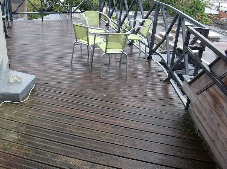 Отель Garden In The City