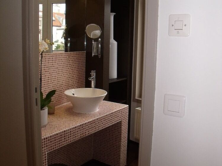 Отель Garden In The City