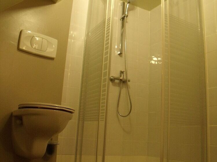 Отель Garden In The City